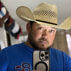 Meet your Posher, Emmanuel